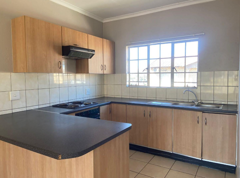 2 Bedroom Property for Sale in Waterval East North West